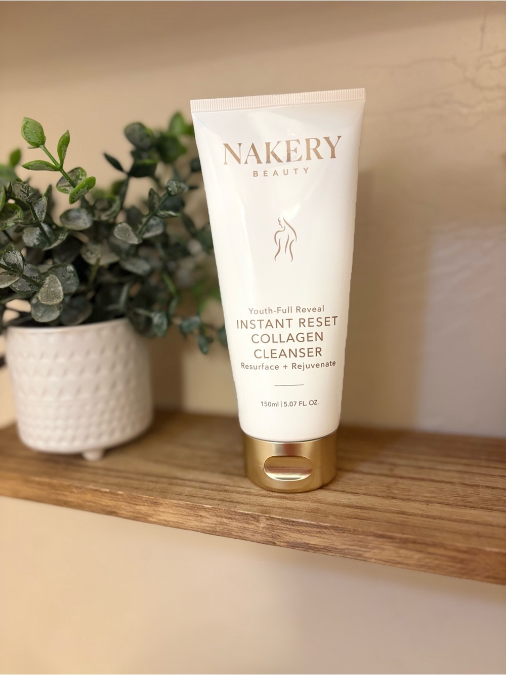 Nakery Instant Reset Collagen Cleanser — White & Gold